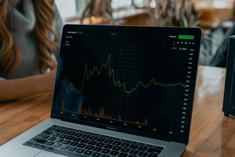 Building a Diversified Portfolio: Integrating Forex Trading with Other Investment Strategies